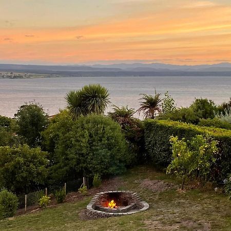 Acacia Bay Bach - Views, Spa & Serenity - Taupo Exterior foto