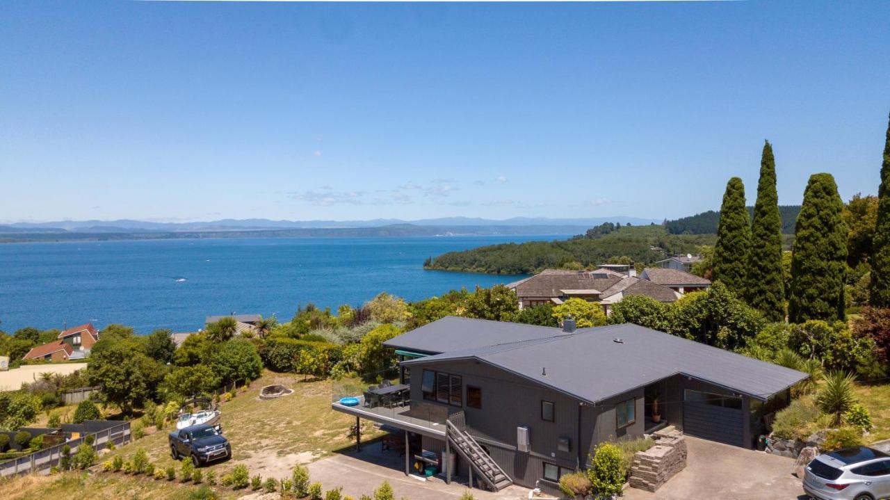 Acacia Bay Bach - Views, Spa & Serenity - Taupo Exterior foto
