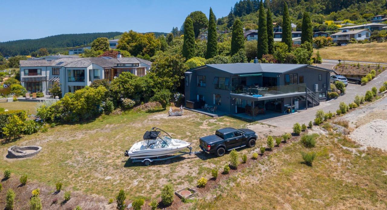 Acacia Bay Bach - Views, Spa & Serenity - Taupo Exterior foto