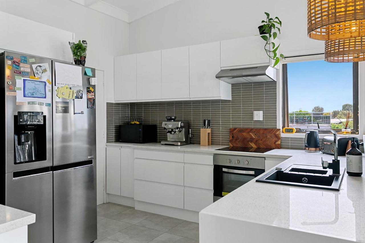 Acacia Bay Bach - Views, Spa & Serenity - Taupo Exterior foto