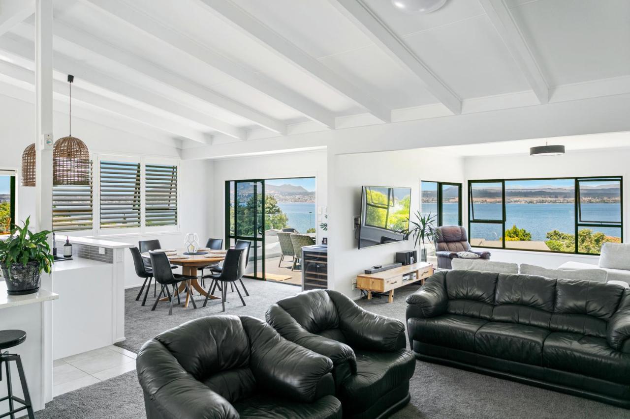 Acacia Bay Bach - Views, Spa & Serenity - Taupo Exterior foto